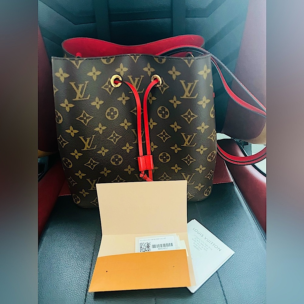 💯 % AUTHENTIC LOUIS VUITTON BAG WITH RECEIPT. - Picture 3 of 8